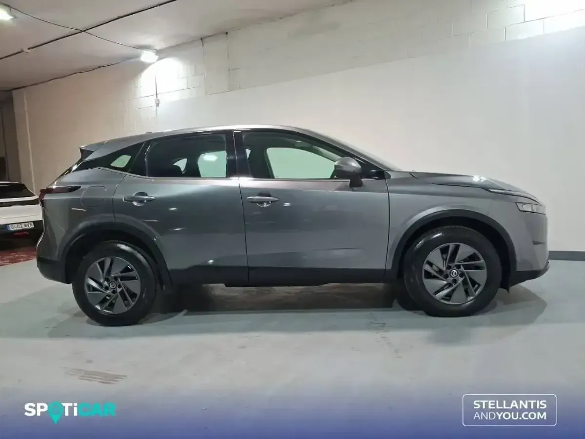 Usado Nissan Qashqai Acenta 158 CV (116 kW) 2024 Gris SUV
