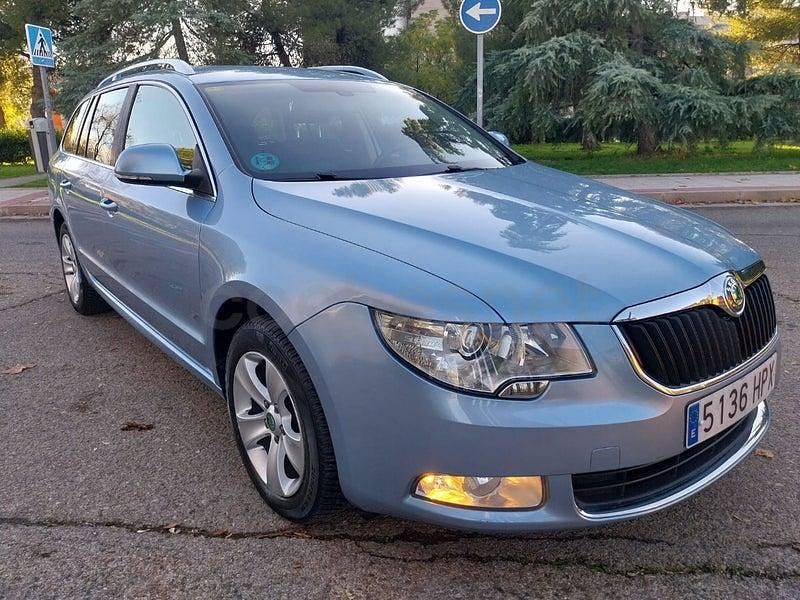 Usado Skoda Superb Ambition 160 CV (117 kW) 2013 Azul Familiar