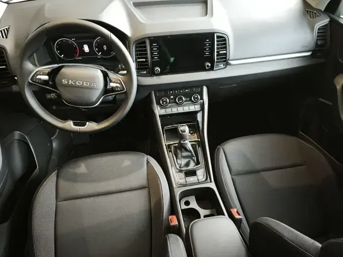 Nuevo Skoda Karoq Selection 116 CV (85 kW) 2026 Blanco SUV