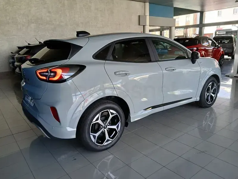 Nuevo Ford Puma ST-Line 125 CV (91 kW) 2026 Gris / plata SUV