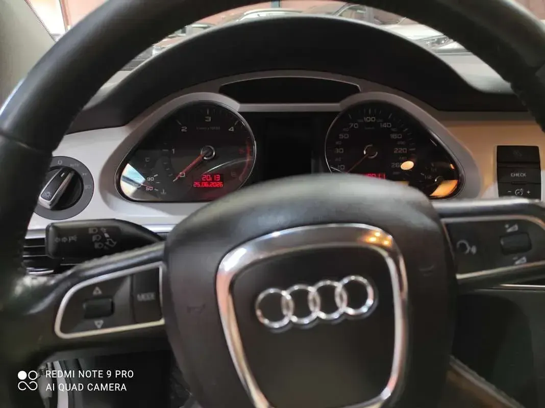 Usado Audi A6 170 CV (125 kW) 2010 Gris Berlina