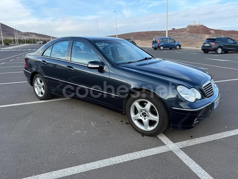 Azul Usado 2003 Mercedes C200 Avantgarde Berlina | 5490 € (Precio justo) - Imagen 1/4