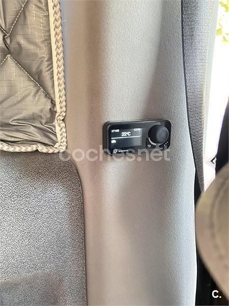 Usado Mercedes V220 122 CV (89 kW) 2002 Marrón Monovolumen