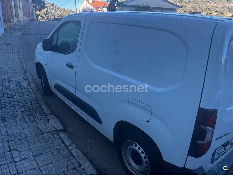 Usado Citroën Berlingo Live 102 CV (75 kW) 2019 Blanco Monovolumen