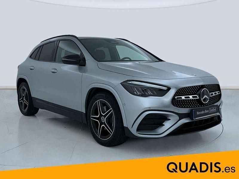 Usado Mercedes GLA200 150 CV (110 kW) 2024 Gris plata SUV