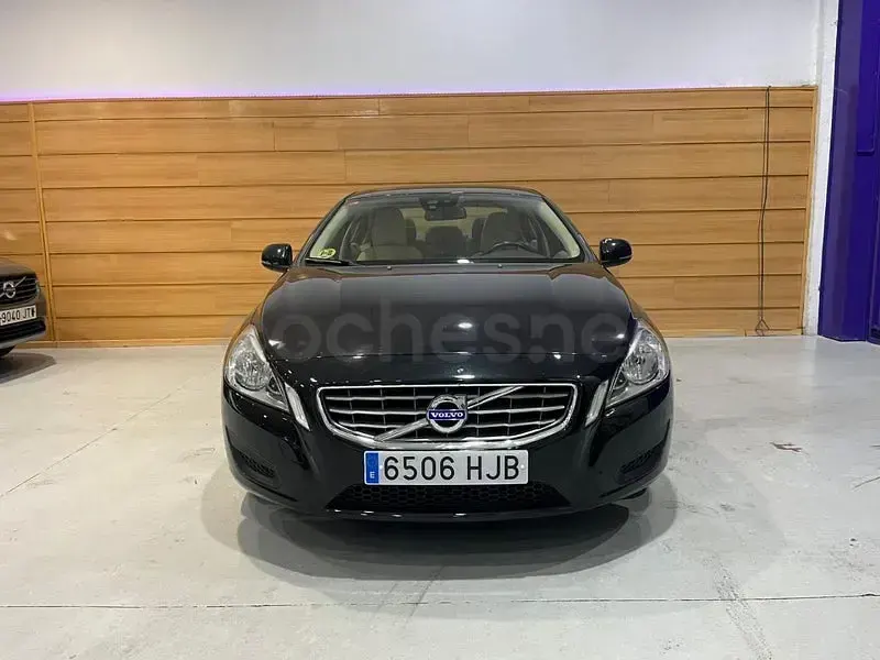 Usado Volvo S60 Momentum 163 CV (119 kW) 2012 Negro Berlina