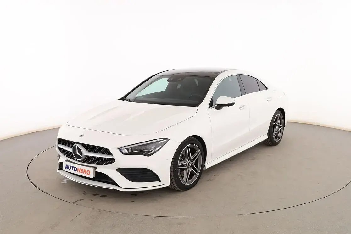 Usado Mercedes CLA180 AMG line 136 CV (100 kW) 2019 Berlina
