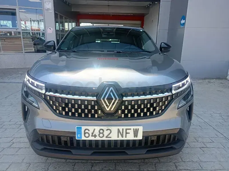 Usado Renault Austral Evolution 200 CV (147 kW) 2025 Gris / plata SUV