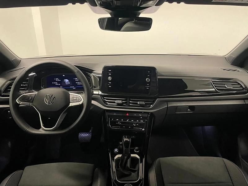 Usado VW T-Roc 115 CV (84 kW) 2025 Gris/plata SUV