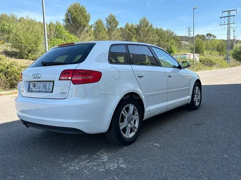 Usado Audi A3 Attraction 105 CV (77 kW) 2012 Blanco Utilitario
