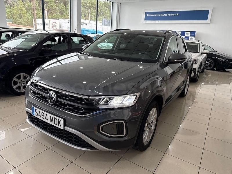 Usado VW T-Roc Life 150 CV (110 kW) 2023 Gris / plata SUV