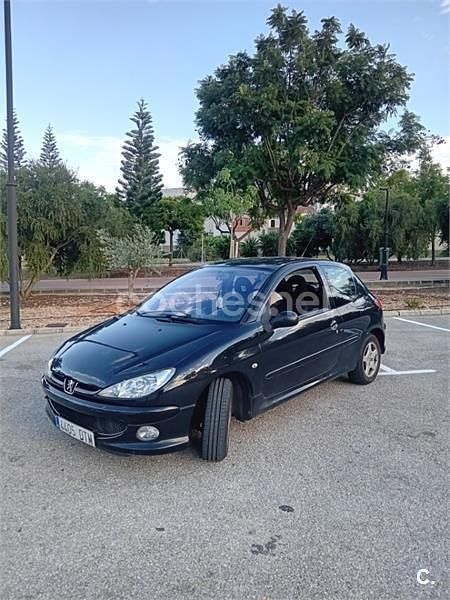 Negro Usado 2005 Peugeot 206 Berlina | 2499 € (Precio justo) - Imagen 1/4