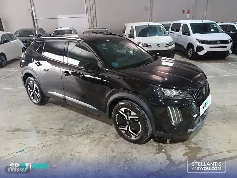 Usado Peugeot 2008 Allure 100 CV (73 kW) 2024 Negro SUV