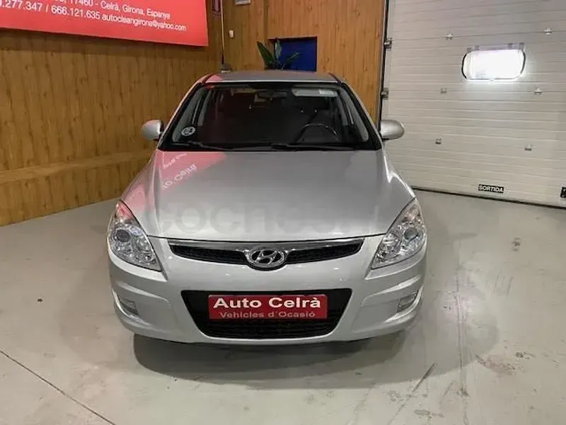 Usado Hyundai i30 Classic 90 CV (66 kW) 2009 Gris / plata Berlina