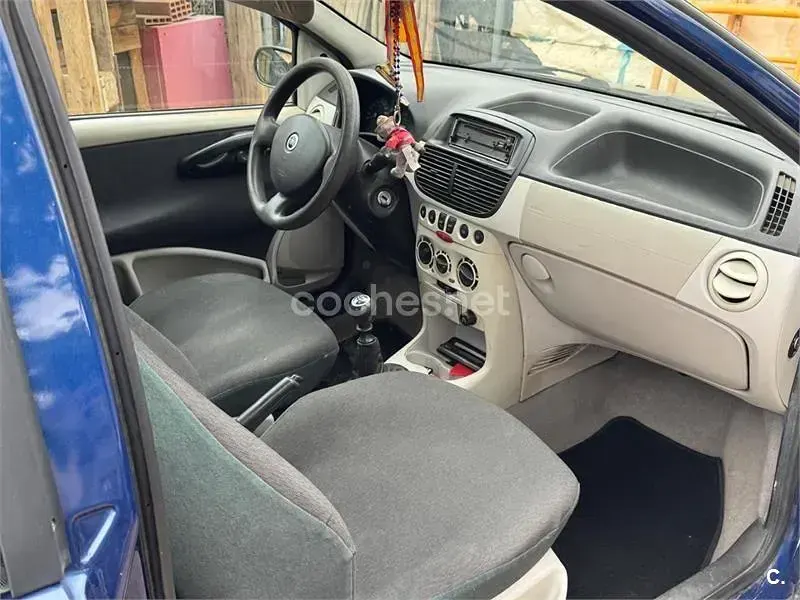Usado Fiat Punto Dynamic 60 CV (44 kW) 2004 Azul Utilitario