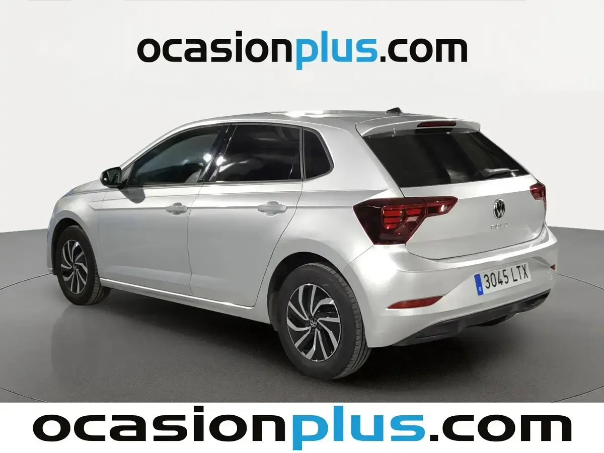 Usado VW Polo Life 95 CV (69 kW) 2021 Gris Utilitario
