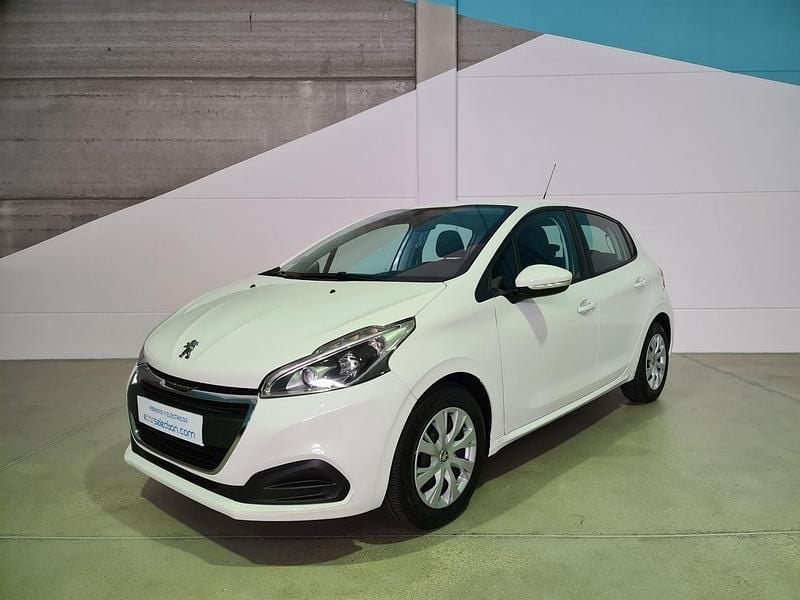 Usado Peugeot 208 Active 82 CV (60 kW) 2018 Blanco Utilitario
