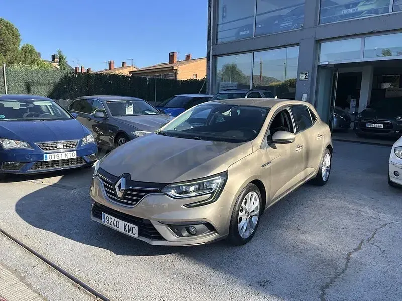 Usado Renault Mégane GT Line GT-Line 130 CV (95 kW) 2018 Marrón Berlina