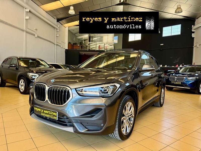 Gris Usado 2021 BMW X1 Comfort Edition SUV | 27.600 € (Un poco caro) - Imagen 1/4