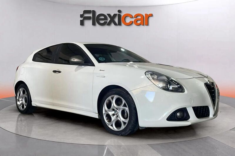 Blanco Usado 2016 Alfa Romeo Giulietta Utilitario | 11.190 € - Imagen 1/4