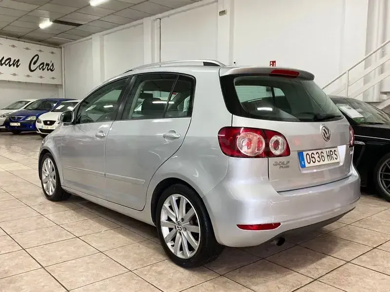 Usado VW Golf Plus Cross Advance 105 CV (77 kW) 2012 Gris / plata Monovolumen