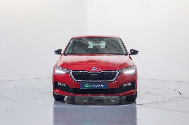 Usado Skoda Scala Ambition 116 CV (85 kW) 2019 Rojo Utilitario