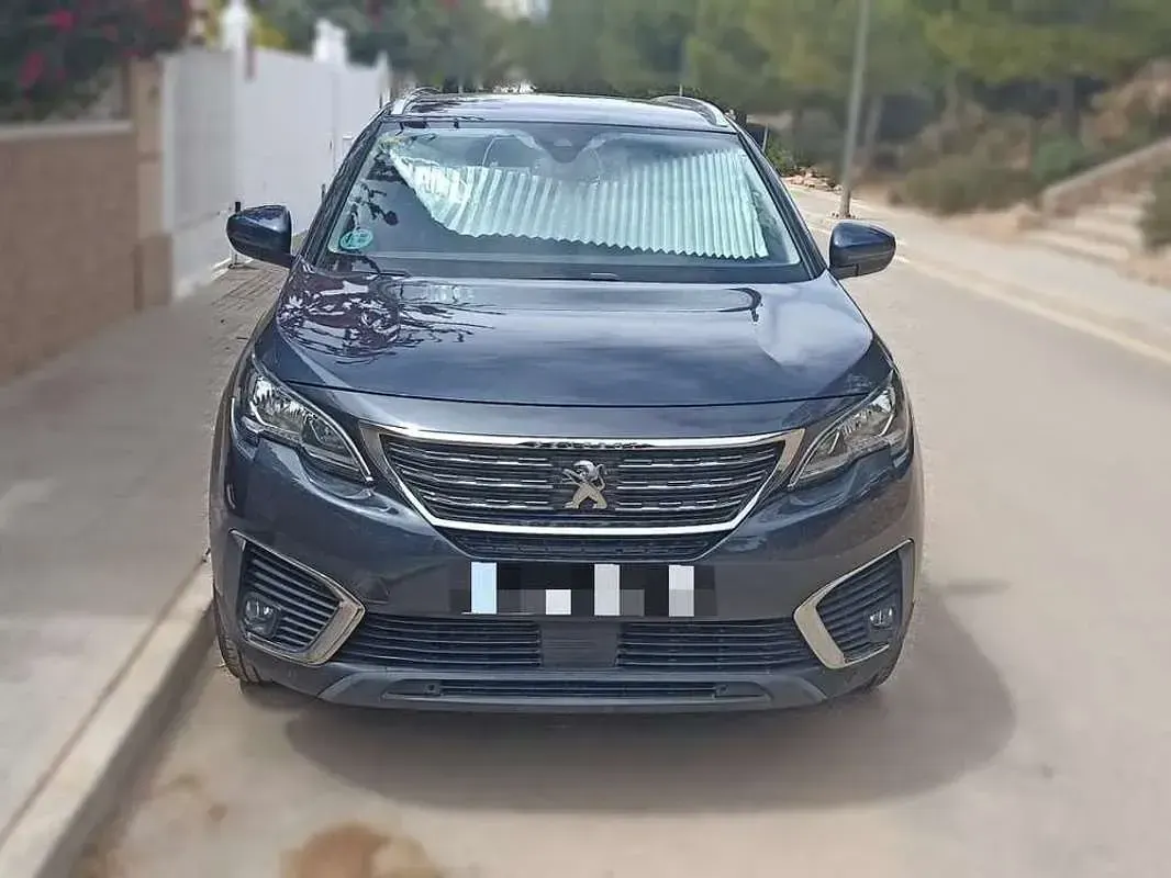 Usado Peugeot 5008 Active 120 CV (88 kW) 2017 Azul Monovolumen