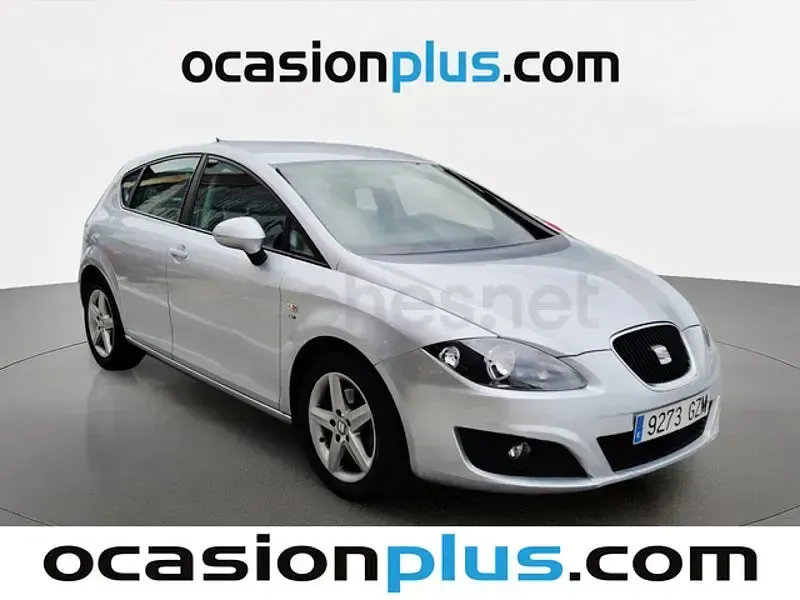 Usado Seat Leon Reference 125 CV (91 kW) 2010 Gris / plata Utilitario