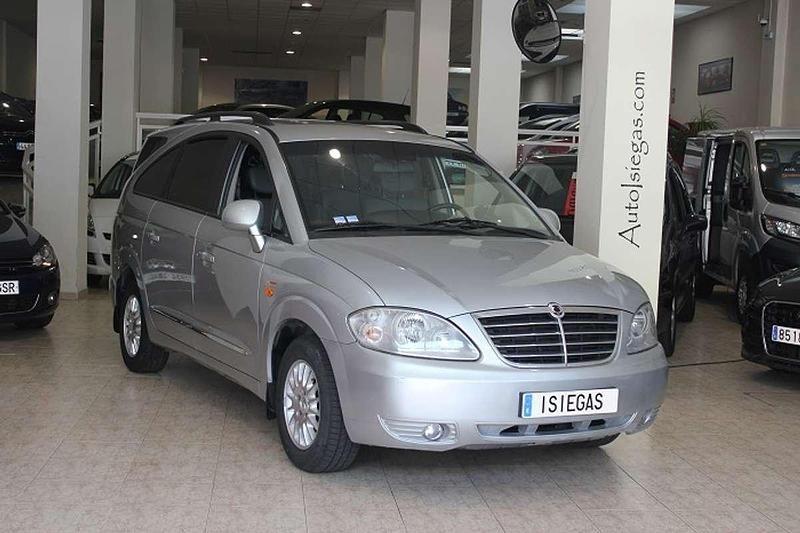Gris Usado 2010 Ssangyong (KGM) Rodius Limited Monovolumen | 8500 € (Un poco caro) - Imagen 1/4