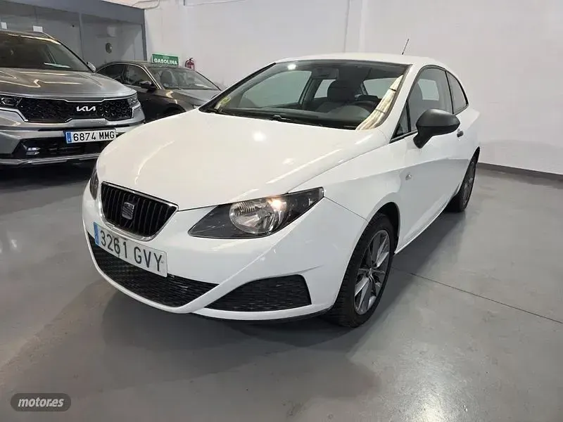 Usado Seat Ibiza SC Reference 80 CV (58 kW) 2010 Blanco Utilitario