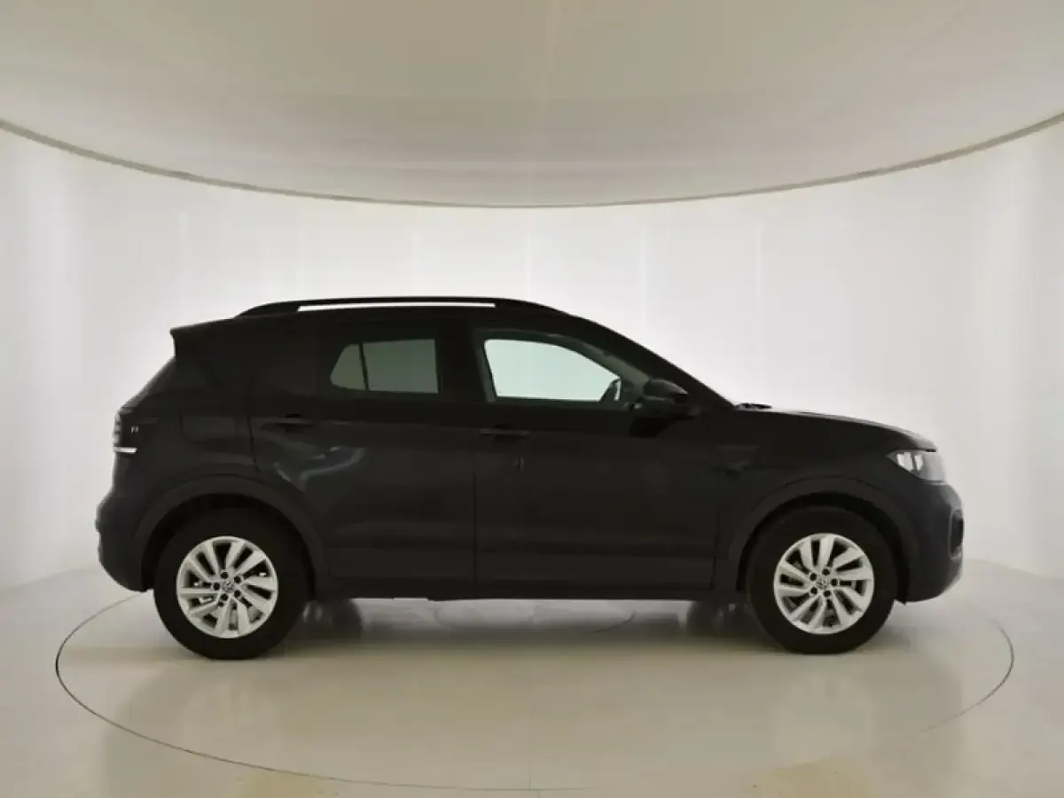 Usado VW T-Cross Advance 110 CV (80 kW) 2023 Negro SUV