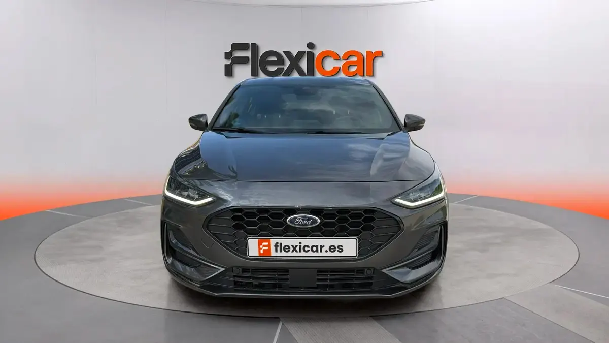 Usado Ford Focus ST-Line 125 CV (91 kW) 2022 Gris Berlina