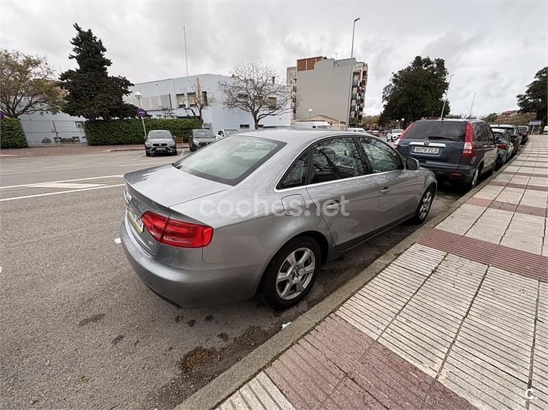 Usado Audi A4 120 CV (88 kW) 2009 Gris / plata Berlina