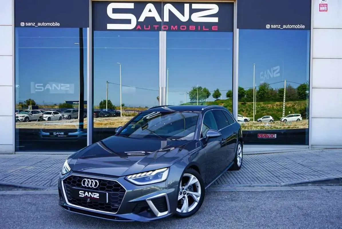Begagnad Audi A4 Advanced 163 HK (119 kW) 2023 Beige Sedan
