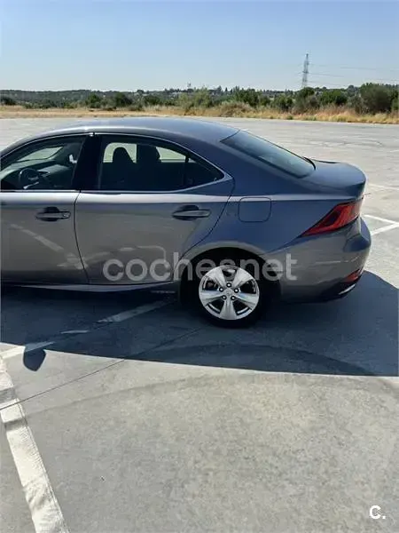 Usado Lexus IS300h 223 CV (164 kW) 2017 Gris / plata Berlina