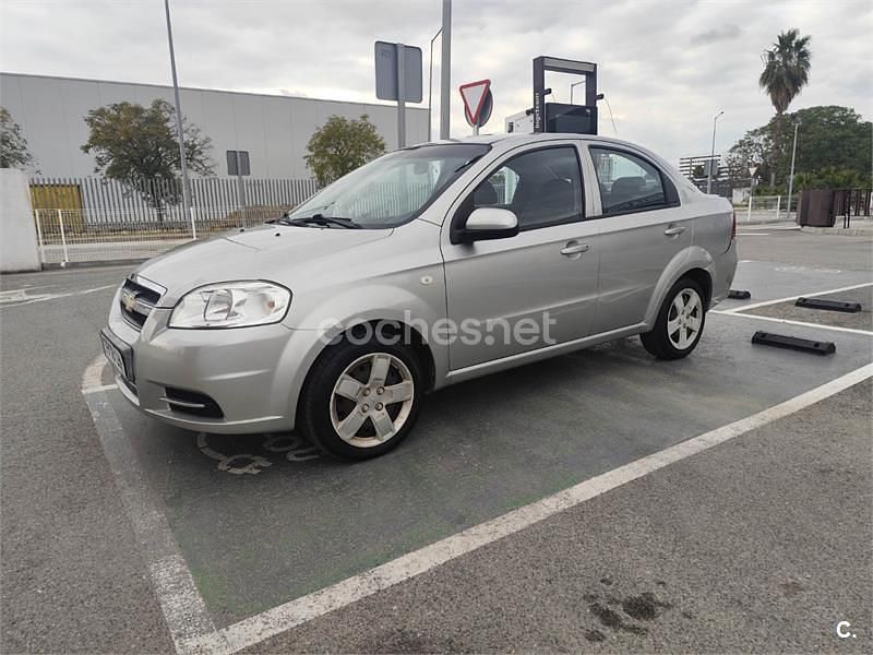 Usado Chevrolet Aveo LS 100 CV (73 kW) 2008 Gris / plata Berlina