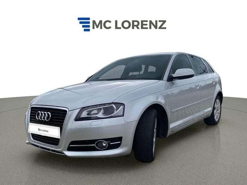 Usado Audi A3 Sportback Attraction 105 CV (77 kW) 2011 Gris Utilitario