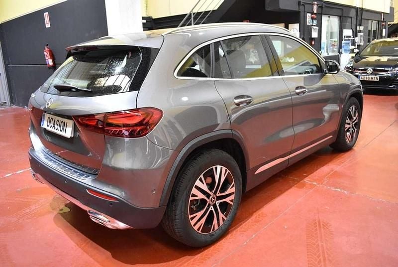 Usado Mercedes GLA200 150 CV (110 kW) 2024 Gris SUV