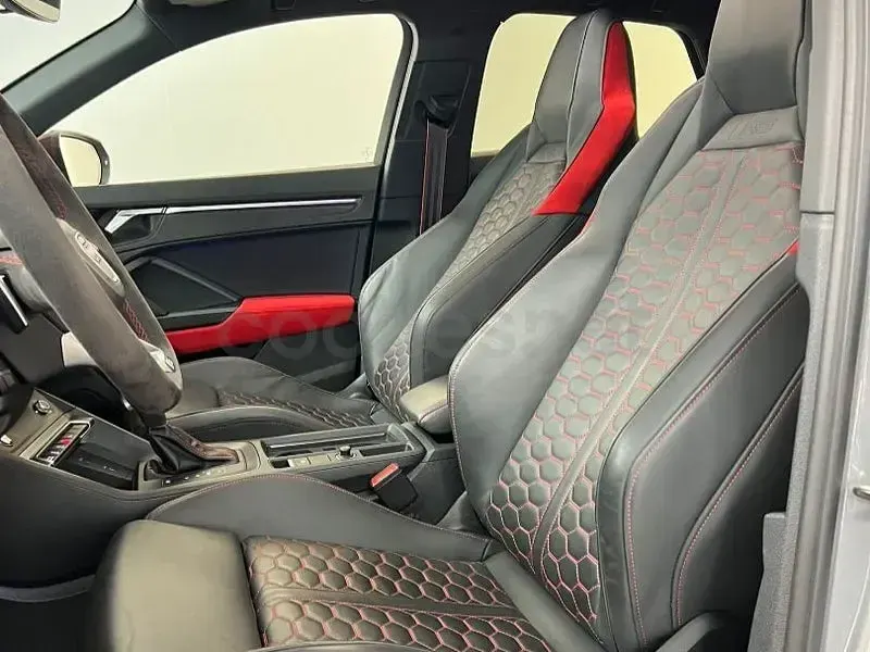 Usado Audi Q3 400 CV (294 kW) 2023 Gris / plata SUV