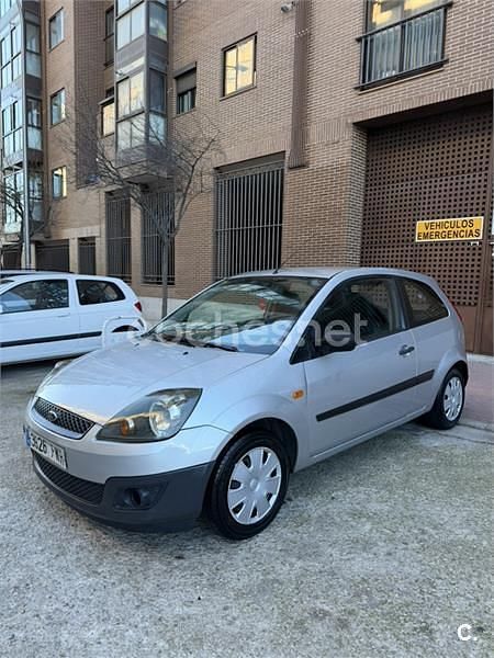 Gris / plata Usado 2007 Ford Fiesta Futura Berlina | 1690 € (Buen precio) - Imagen 1/4