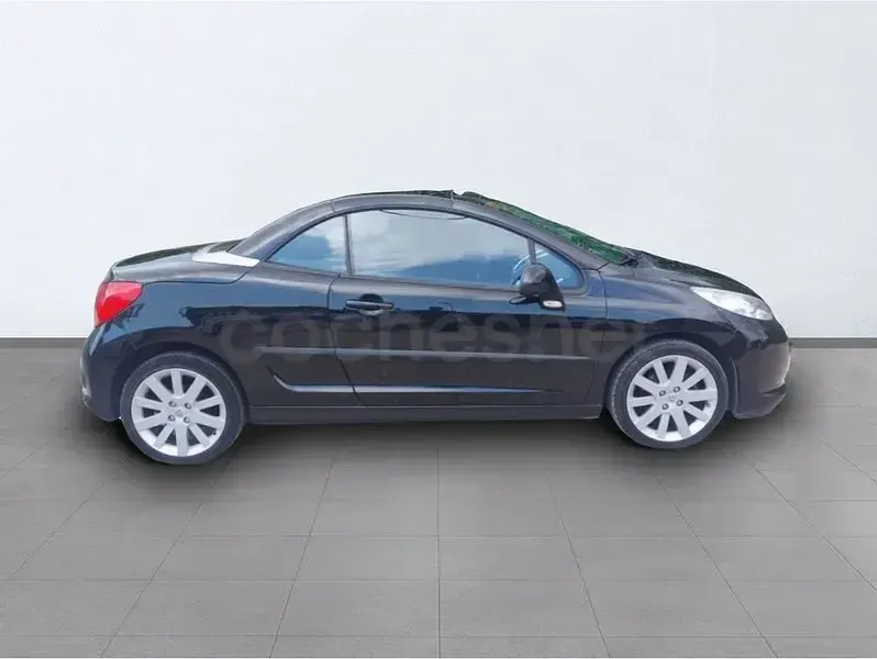 Usado Peugeot 207 CC Sport 110 CV (80 kW) 2007 Negro Descapotable