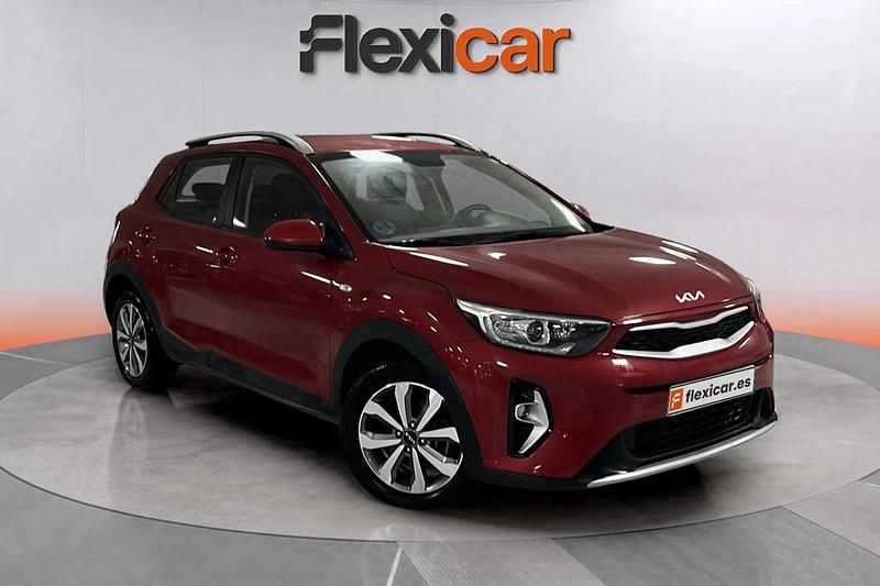 Rojo Usado 2023 Kia Stonic SUV | 13.490 € (Buen precio) - Imagen 1/4