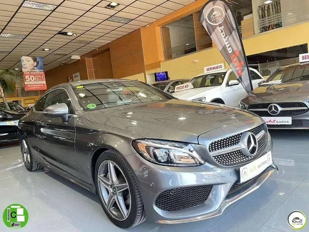 Usado Mercedes C220 170 CV (125 kW) 2018 Gris Coupe