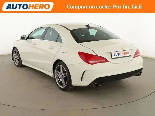 Usado Mercedes CLA200 AMG line 156 CV (114 kW) 2015 Blanco Coupe