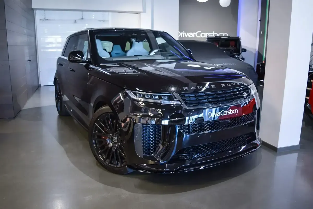 Käytetty Land Rover Range Rover Sport 635 HP (467 kW) 2024 Katumaasturi