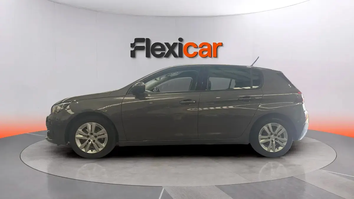 Usado Peugeot 308 Allure 131 CV (96 kW) 2021 Gris Berlina