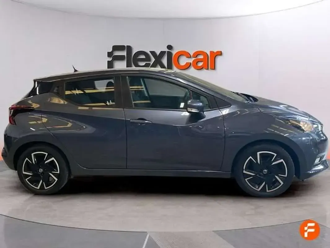 Usado Nissan Micra 92 CV (67 kW) 2022 Gris Utilitario