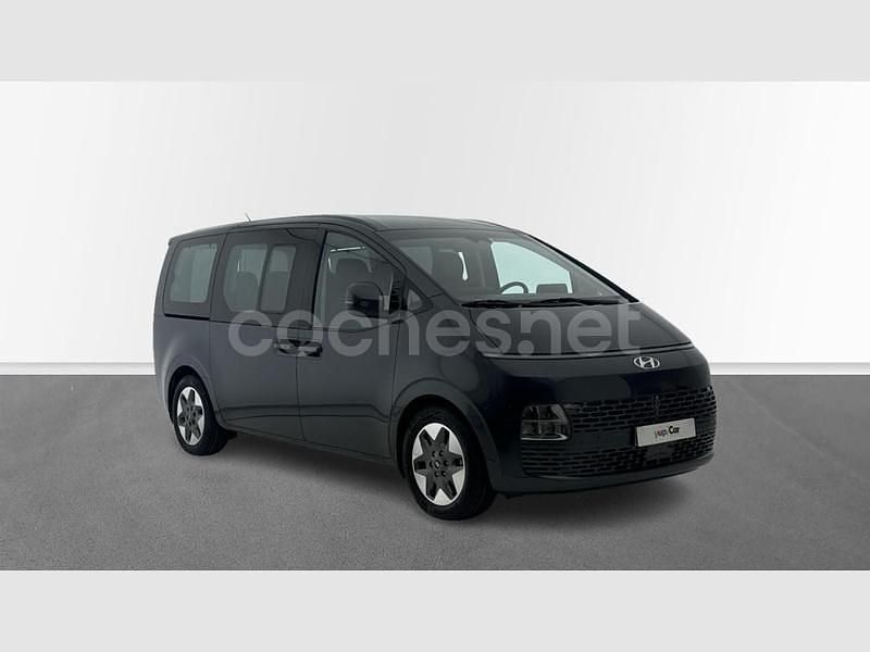 Usado Hyundai Staria 177 CV (130 kW) 2023 Gris Monovolumen