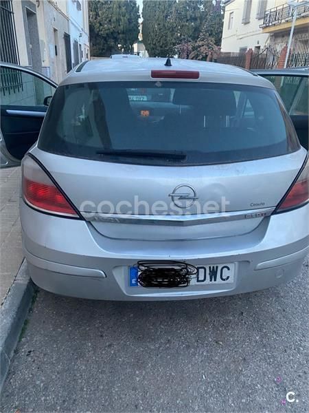 Gris / plata Usado 2006 Opel Astra Cosmo Berlina | 2000 € (Super precio) - Imagen 1/2
