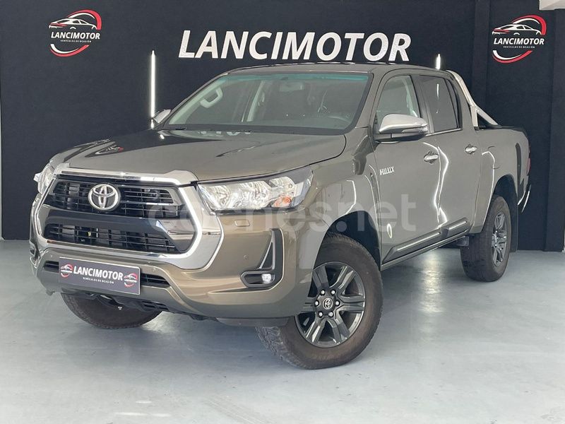 Marrón Usado 2023 Toyota HiLux Plus Recogida | 39.990 € (Precio justo) - Imagen 1/4